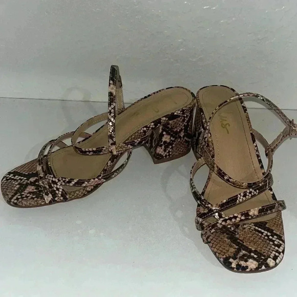 Lulus snake print sandals size 8 - Picture 3 of 5